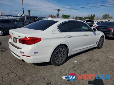 Trzecie zdjęcie samochodu z tyłu: 2019 BMW 530E VIN:WBAJA9C52KB391931 - miniatura