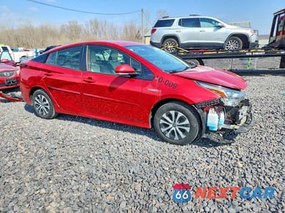 Czwarte zdjęcie samochodu z boku: 2019 TOYOTA PRIUS XLE AWD-E VIN:JTDL9RFU6K3011104 - miniatura