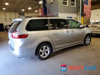 Trzecie zdjęcie samochodu z tyłu: 2019 TOYOTA SIENNA LE 8-PASSENGER VIN:5TDKZ3DC6KS983898 - miniatura