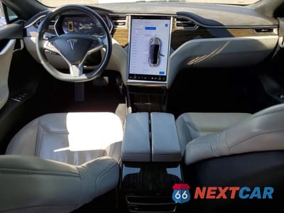 Zdjęcie 8 z 12 samochodu: 2016 TESLA MODEL S VIN:5YJSA1E20GF123881 - miniatura