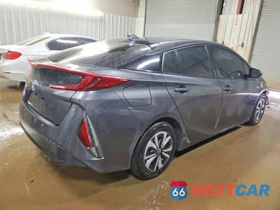 Trzecie zdjęcie samochodu z tyłu: 2018 TOYOTA PRIUS PRIME ADVANCED VIN:JTDKARFP8J3072109 - miniatura