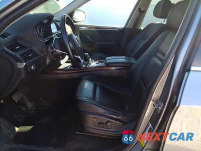 Zdjęcie 7 z 12 samochodu: 2010 BMW X5 XDRIVE48I VIN:5UXFE8C56AL312209 - miniatura