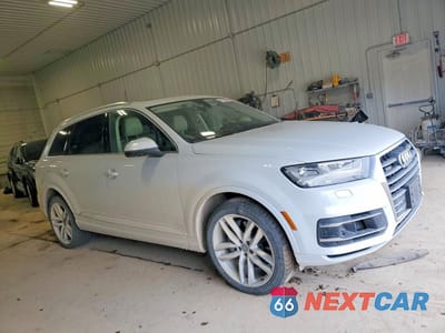 Czwarte zdjęcie samochodu z boku: 2018 AUDI Q7 PRESTIGE VIN:WA1VAAF79JD047464 - miniatura
