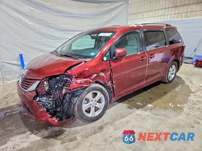 2017 TOYOTA SIENNA LE 8-PASSENGER 5TDKZ3DC0HS872787 - główne zdjęcie licytacji z USA - miniatura