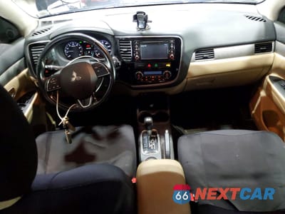 Zdjęcie 8 z 14 samochodu: 2016 MITSUBISHI OUTLANDER SE VIN:JA4AZ3A31GZ010606 - miniatura