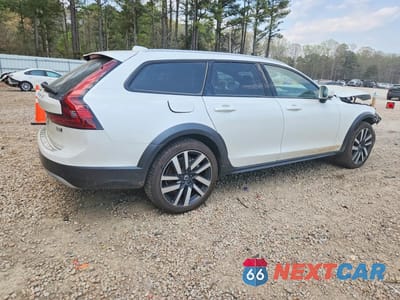 Trzecie zdjęcie samochodu z tyłu: 2026 VOLVO V90 CROSS COUNTRY ULTRA VIN:YV4062NL8T1206062 - miniatura