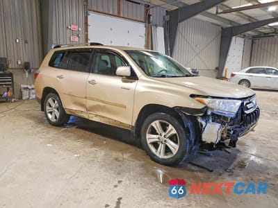 Czwarte zdjęcie samochodu z boku: 2011 TOYOTA HIGHLANDER VIN:5TDDK3EH9BS075355 - miniatura