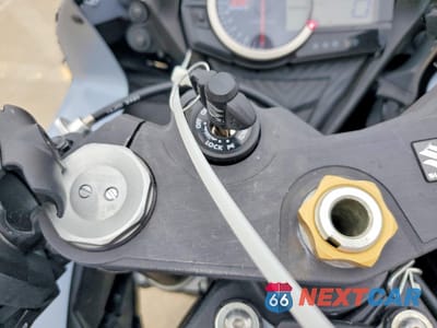 Zdjęcie 8 z 11 samochodu: 2022 SUZUKI GSX-R600 VIN:JS1GN7FA0N7100939 - miniatura