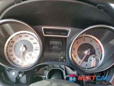 Zdjęcie 9 z 11 samochodu: 2016 MERCEDES BENZ CLA 250 VIN:WDDSJ4EB5GN340240 - miniatura