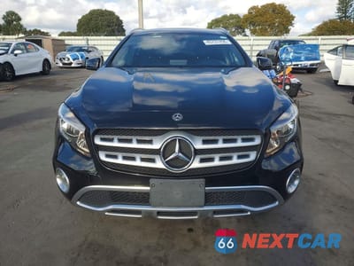 Piąte zdjęcie samochodu w środku: 2018 MERCEDES-BENZ GLA 250 VIN:WDCTG4EB7JJ530353 - miniatura