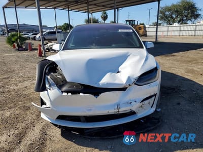 Piąte zdjęcie samochodu w środku: 2024 TESLA MODEL X VIN:7SAXCDE54RF448065 - miniatura