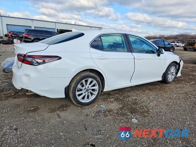 Trzecie zdjęcie samochodu z tyłu: 2022 TOYOTA CAMRY LE VIN:4T1C11AK7NU678160 - miniatura