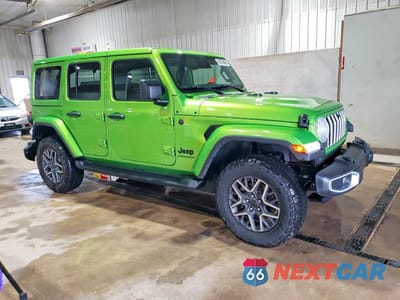 Czwarte zdjęcie samochodu z boku: 2026 JEEP WRANGLER SAHARA VIN:1C4PJXEG0TW220444 - miniatura