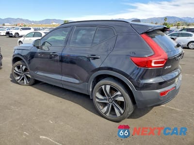 Drugie zdjęcie samochodu z przodu: 2024 VOLVO XC40 PLUS VIN:YV4L12UL4R2361076 - miniatura