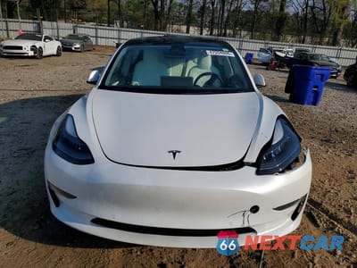 Piąte zdjęcie samochodu w środku: 2022 TESLA MODEL 3 VIN:5YJ3E1EB3NF114324 - miniatura