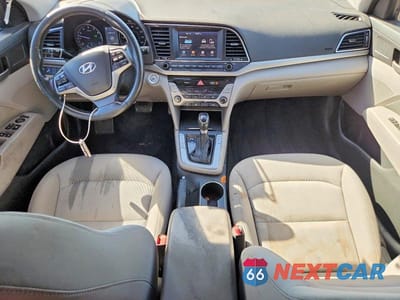 Zdjęcie 8 z 11 samochodu: 2018 HYUNDAI ELANTRA VALUE EDITION VIN:5NPD84LF3JH350454 - miniatura