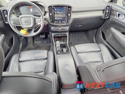 Zdjęcie 8 z 13 samochodu: 2021 VOLVO XC40 T5 INSCRIPTION VIN:YV4162ULXM2401436 - miniatura