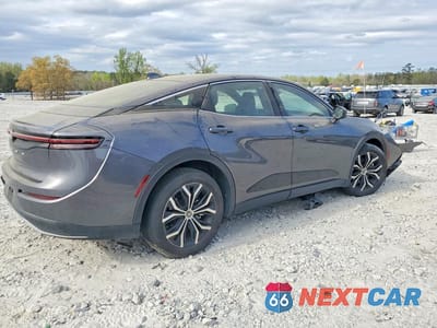 Trzecie zdjęcie samochodu z tyłu: 2024 TOYOTA CROWN XLE VIN:JTDAAAAF7R3019912 - miniatura
