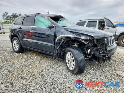 Czwarte zdjęcie samochodu z boku: 2021 JEEP GRAND CHEROKEE LAREDO VIN:1C4RJEAG7MC625383 - miniatura