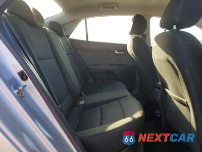 Zdjęcie 10 z 12 samochodu: 2018 KIA RIO S VIN:3KPA24AB9JE077173 - miniatura