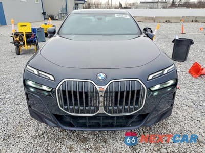 Piąte zdjęcie samochodu w środku: 2023 BMW 760 XI VIN:WBA33EJ04PCM62938 - miniatura