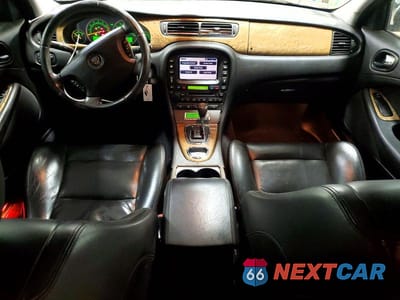 Zdjęcie 8 z 12 samochodu: 2005 JAGUAR S-TYPE R VIN:SAJWA03V551N32376 - miniatura