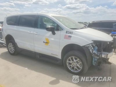 Czwarte zdjęcie samochodu z boku: 2024 CHRYSLER GR VOYAGER VIN:2C4RC1CG4RR155702 - miniatura