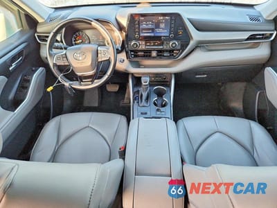 Zdjęcie 8 z 12 samochodu: 2020 TOYOTA HIGHLANDER XLE VIN:5TDGZRAH8LS018860 - miniatura