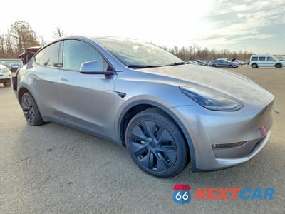 Czwarte zdjęcie samochodu z boku: 2025 TESLA MODEL Y VIN:7SAYGDEE8SF285001 - miniatura