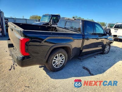 Trzecie zdjęcie samochodu z tyłu: 2024 TOYOTA TUNDRA SR5 VIN:5TFLA5AA8RX033850 - miniatura