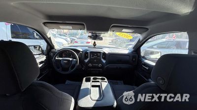 Zdjęcie 9 z 12 samochodu: 2022 CHEVROLET SILVERADO K1500 CUSTOM VIN:3GCPDBEK8NG533662 - miniatura