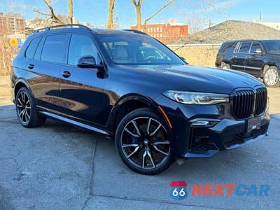 Czwarte zdjęcie samochodu z boku: 2019 BMW X7 XDRIVE50I VIN:5UXCX4C54KLB39719 - miniatura