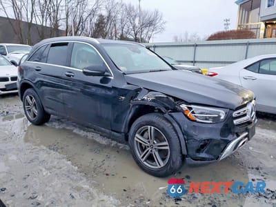 Czwarte zdjęcie samochodu z boku: 2020 MERCEDES-BENZ GLC 300 4MATIC VIN:WDC0G8EB3LF723552 - miniatura