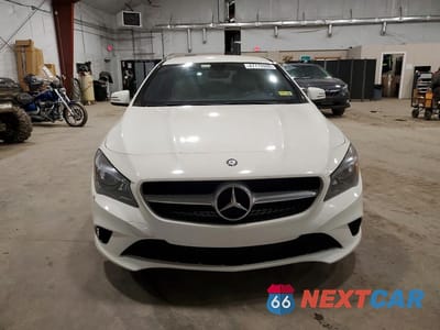 Piąte zdjęcie samochodu w środku: 2014 MERCEDES-BENZ CLA 250 VIN:WDDSJ4EB5EN127267 - miniatura