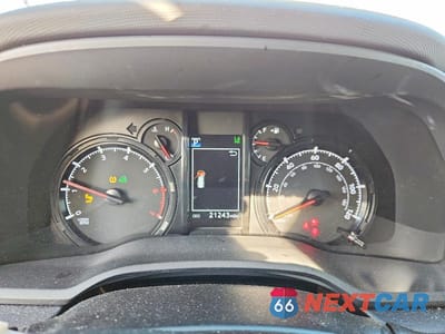 Zdjęcie 9 z 13 samochodu: 2024 TOYOTA 4RUNNER SR5 VIN:JTEMU5JR3R6263296 - miniatura