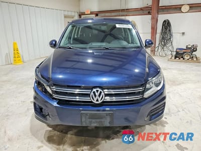 Piąte zdjęcie samochodu w środku: 2014 VOLKSWAGEN TIGUAN S VIN:WVGBV3AX5EW611679 - miniatura