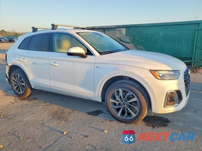 Czwarte zdjęcie samochodu z boku: 2023 AUDI Q5 PREMIUM PLUS 45 VIN:WA1EAAFY4P2075931 - miniatura