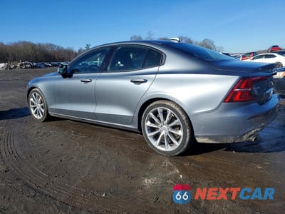 Drugie zdjęcie samochodu z przodu: 2020 VOLVO S60 T6 MOMENTUM VIN:7JRA22TKXLG051185 - miniatura