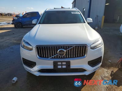 Piąte zdjęcie samochodu w środku: 2020 VOLVO XC90 T5 MOMENTUM VIN:YV4102PK8L1591777 - miniatura