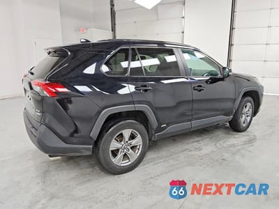 Trzecie zdjęcie samochodu z tyłu: 2023 TOYOTA RAV4 HYBRID XLE VIN:4T3RWRFV7PU091111 - miniatura
