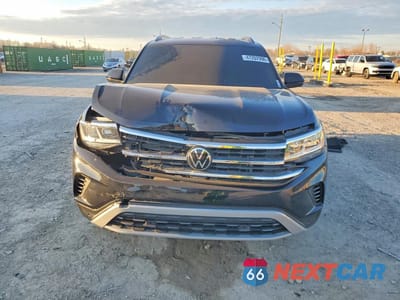 Piąte zdjęcie samochodu w środku: 2023 VOLKSWAGEN ATLAS SE VIN:1V2HR2CA3PC513341 - miniatura