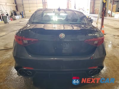 Zdjęcie 6 z 12 samochodu: 2023 ALFA ROMEO GIULIA QUADRIFOGLIO VIN:ZARFAMEVXP7676787 - miniatura