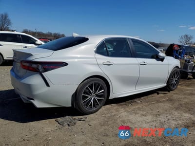 Trzecie zdjęcie samochodu z tyłu: 2022 TOYOTA CAMRY HYBRID SE VIN:4T1G31AK4NU045305 - miniatura