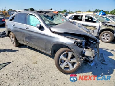 Czwarte zdjęcie samochodu z boku: 2019 MERCEDES-BENZ GLC 300 4MATIC VIN:WDC0G4KB2KV133120 - miniatura