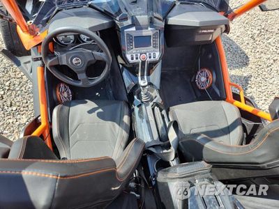 Zdjęcie 8 z 13 samochodu: 2017 POLARIS SLINGSHOT SLR VIN:57XAARFA5H8123819 - miniatura