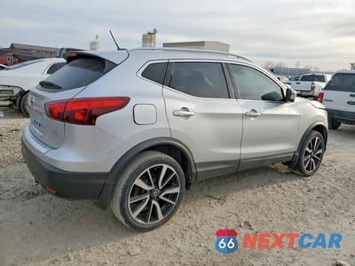 Trzecie zdjęcie samochodu z tyłu: 2017 NISSAN ROGUE SPORT SL VIN:JN1BJ1CP5HW022981 - miniatura