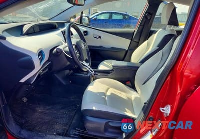 Zdjęcie 7 z 12 samochodu: 2019 TOYOTA PRIUS XLE AWD-E VIN:JTDL9RFU6K3011104 - miniatura