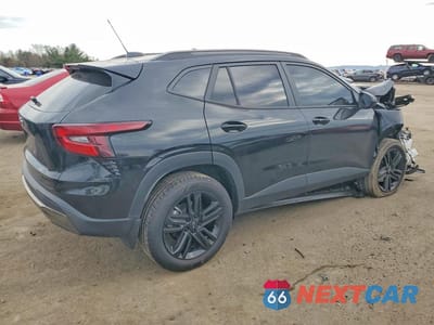 Trzecie zdjęcie samochodu z tyłu: 2025 CHEVROLET TRAX ACTIV VIN:KL77LKEP3SC220254 - miniatura