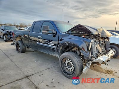 Czwarte zdjęcie samochodu z boku: 2009 GMC SIERRA C1500 SLE VIN:2GTEC290591121331 - miniatura