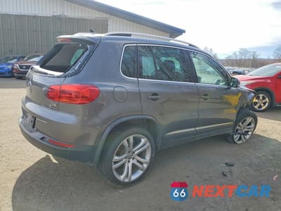 Trzecie zdjęcie samochodu z tyłu: 2016 VOLKSWAGEN TIGUAN S VIN:WVGBV7AX6GW615380 - miniatura